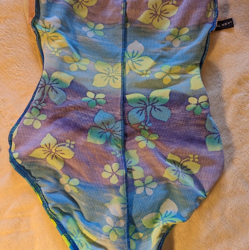 Bathing Suit - Picture 4 of 6